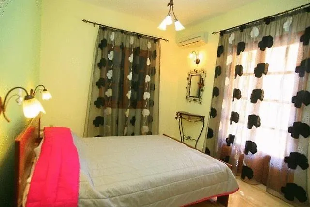 Emily's Apartman Kasziópi